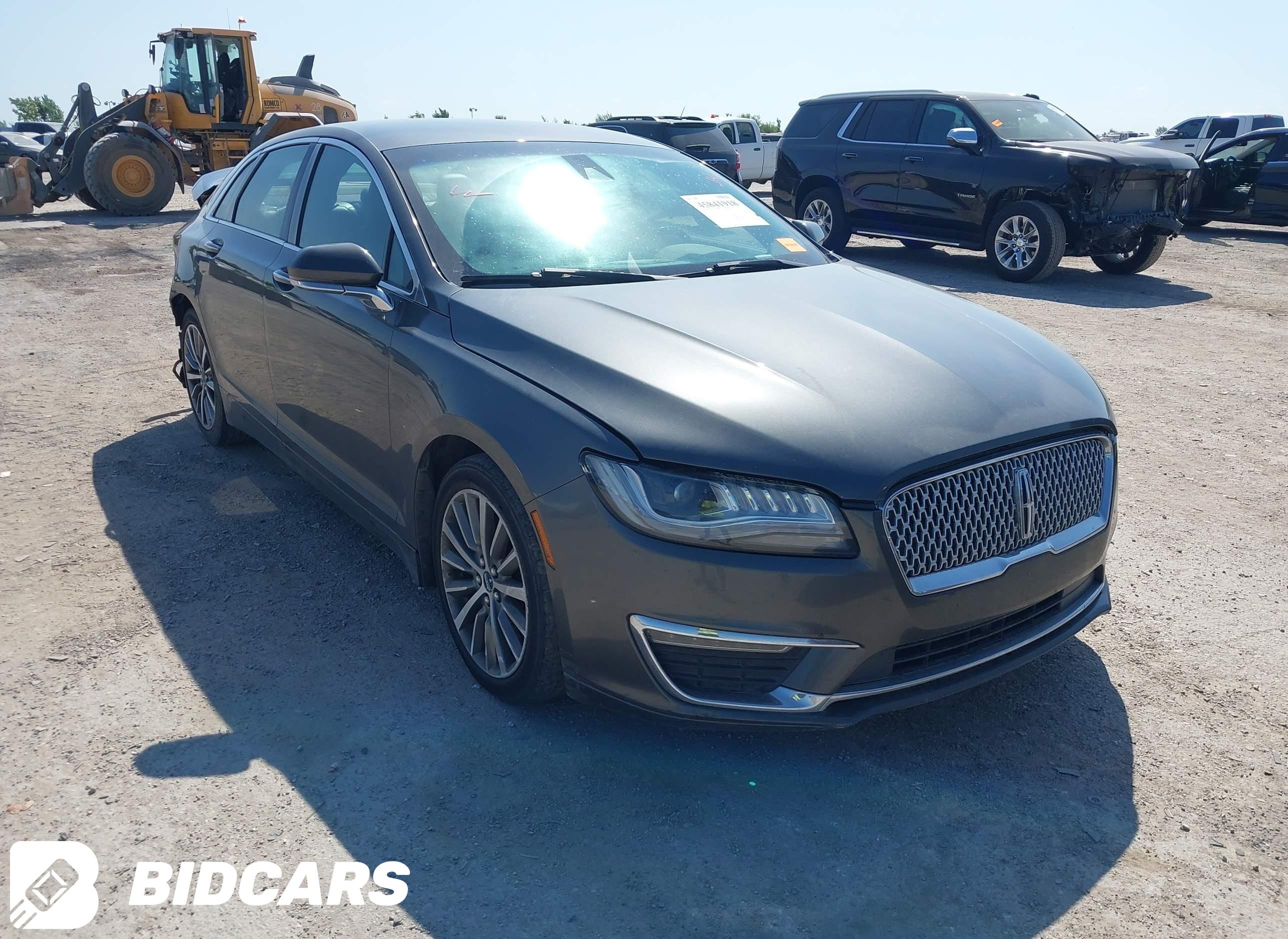 2020 Lincoln MKZ, Standard