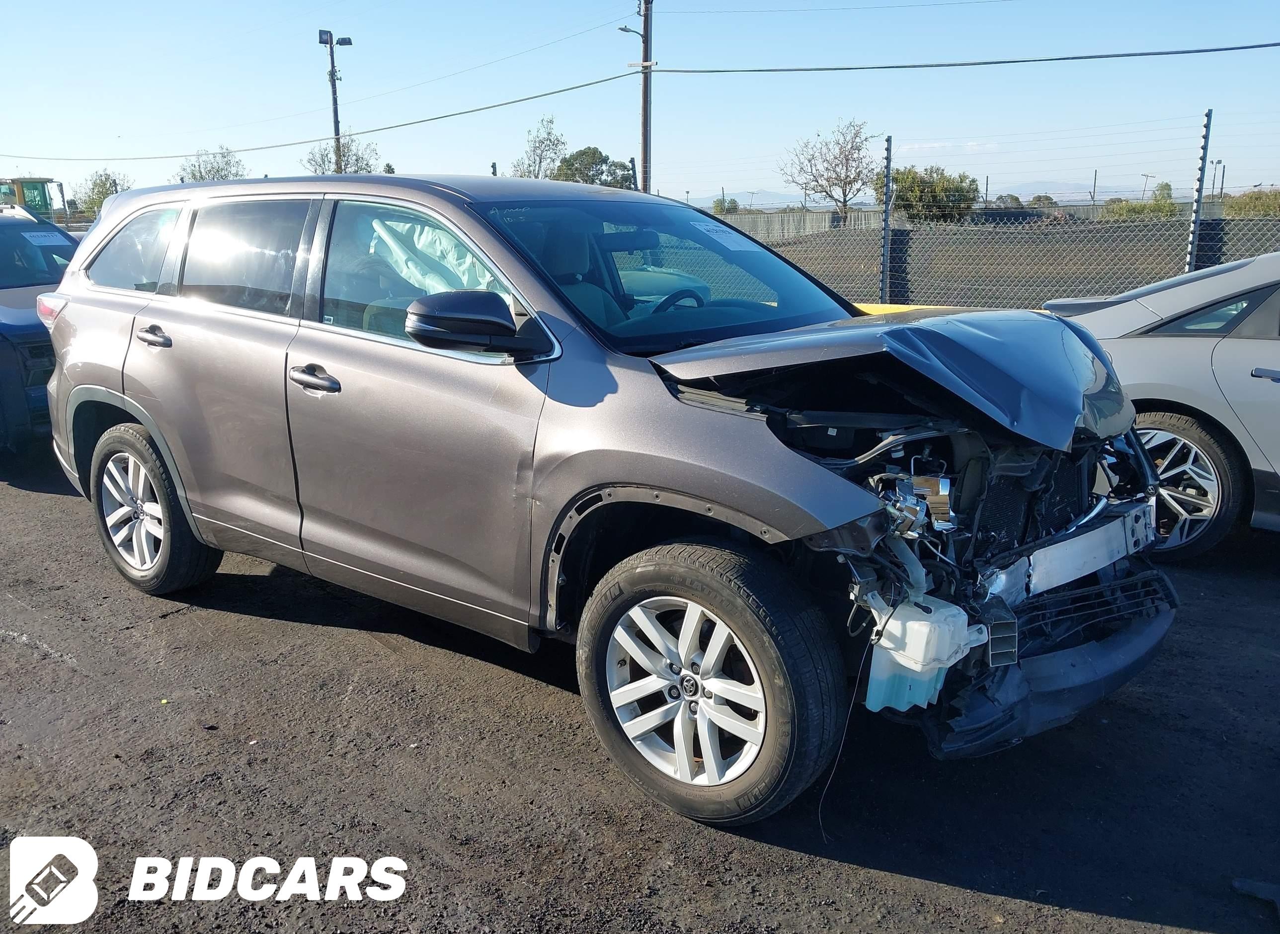 2016 Toyota Highlander, Le V6