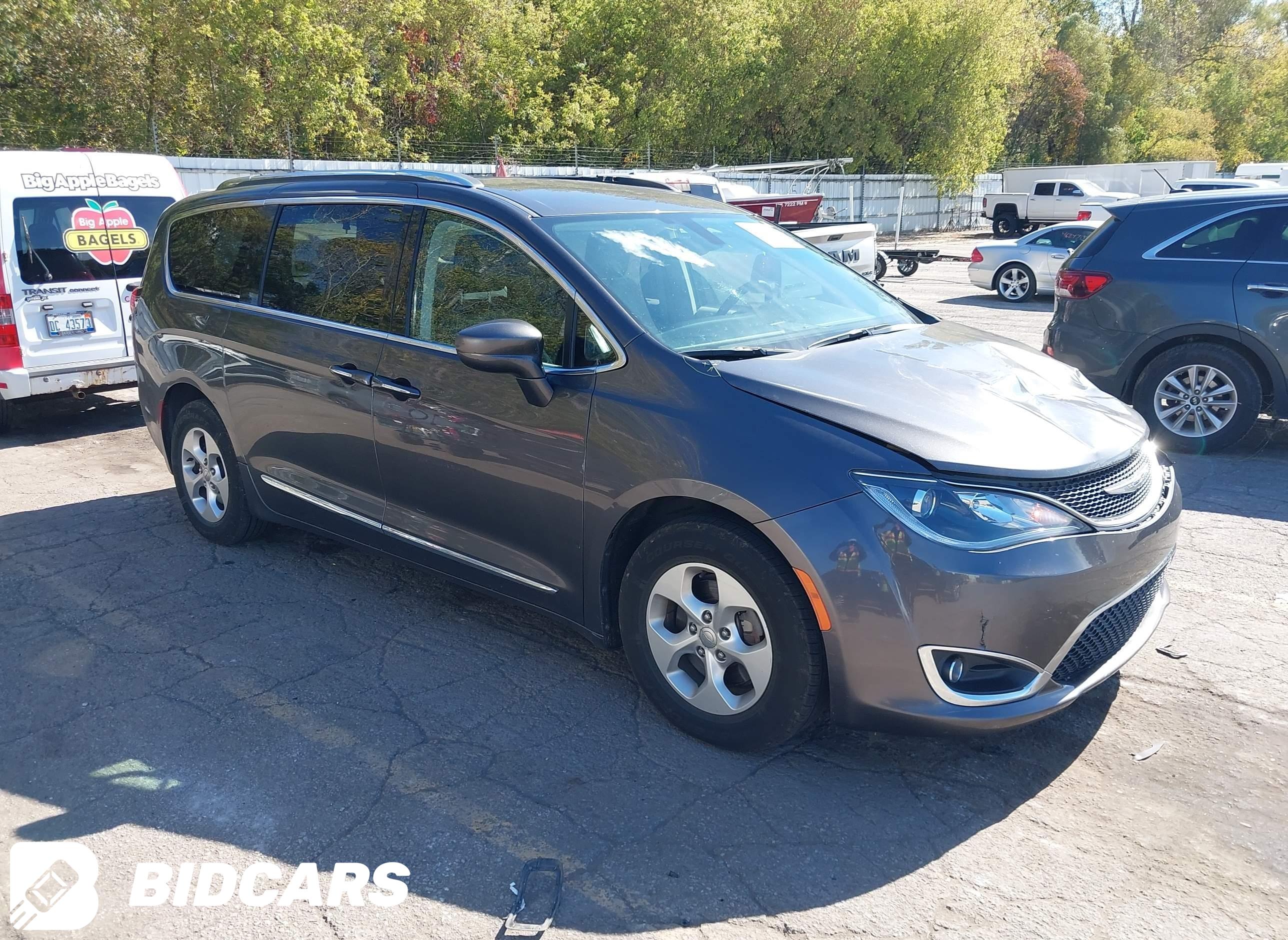 2017 Chrysler Pacifica, Touri...