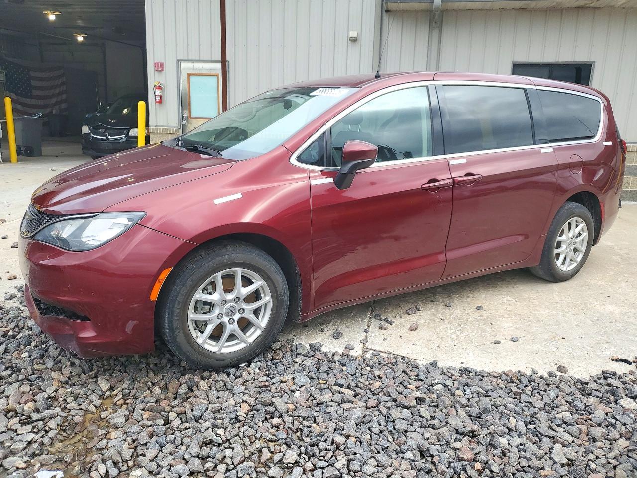 2021 Chrysler Voyager, LX