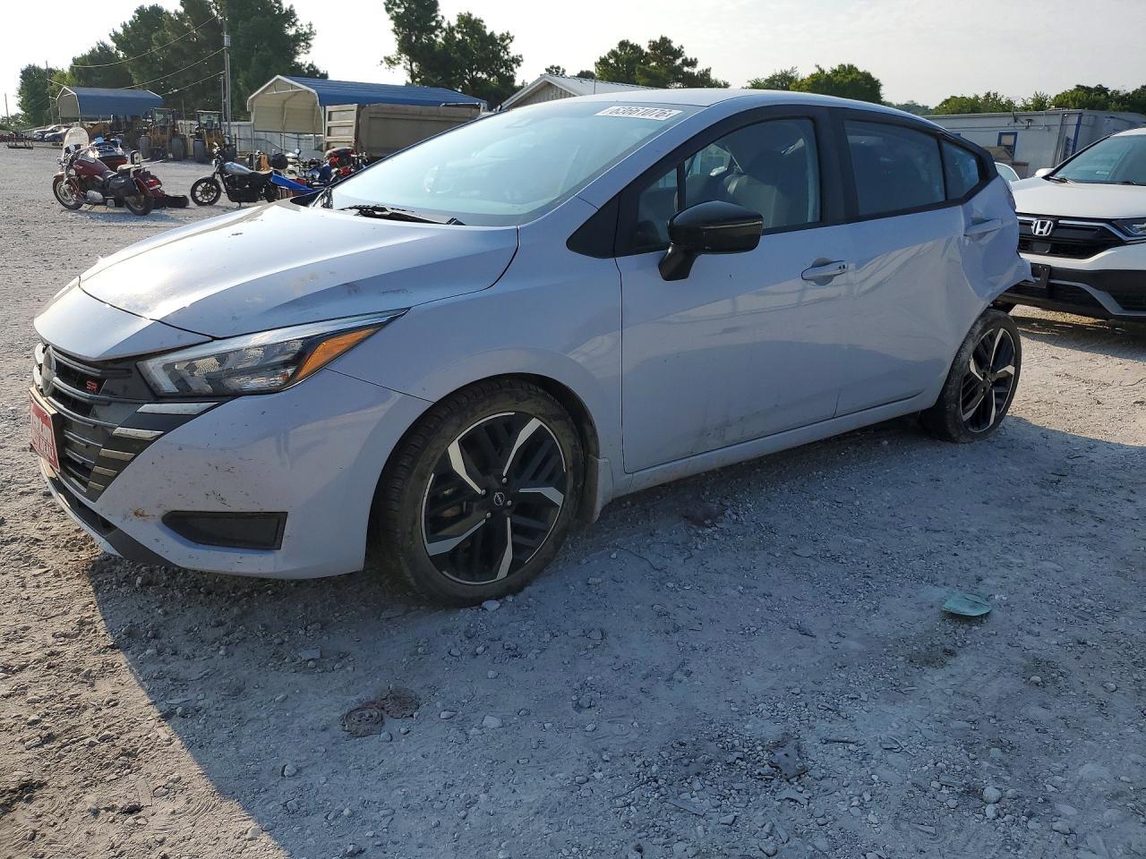 2023 Nissan Versa, SR