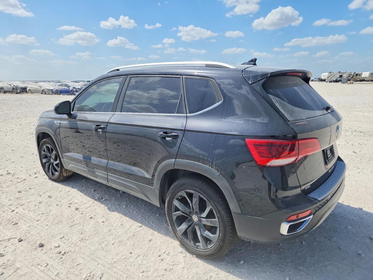 2022 Volkswagen Taos, Sel