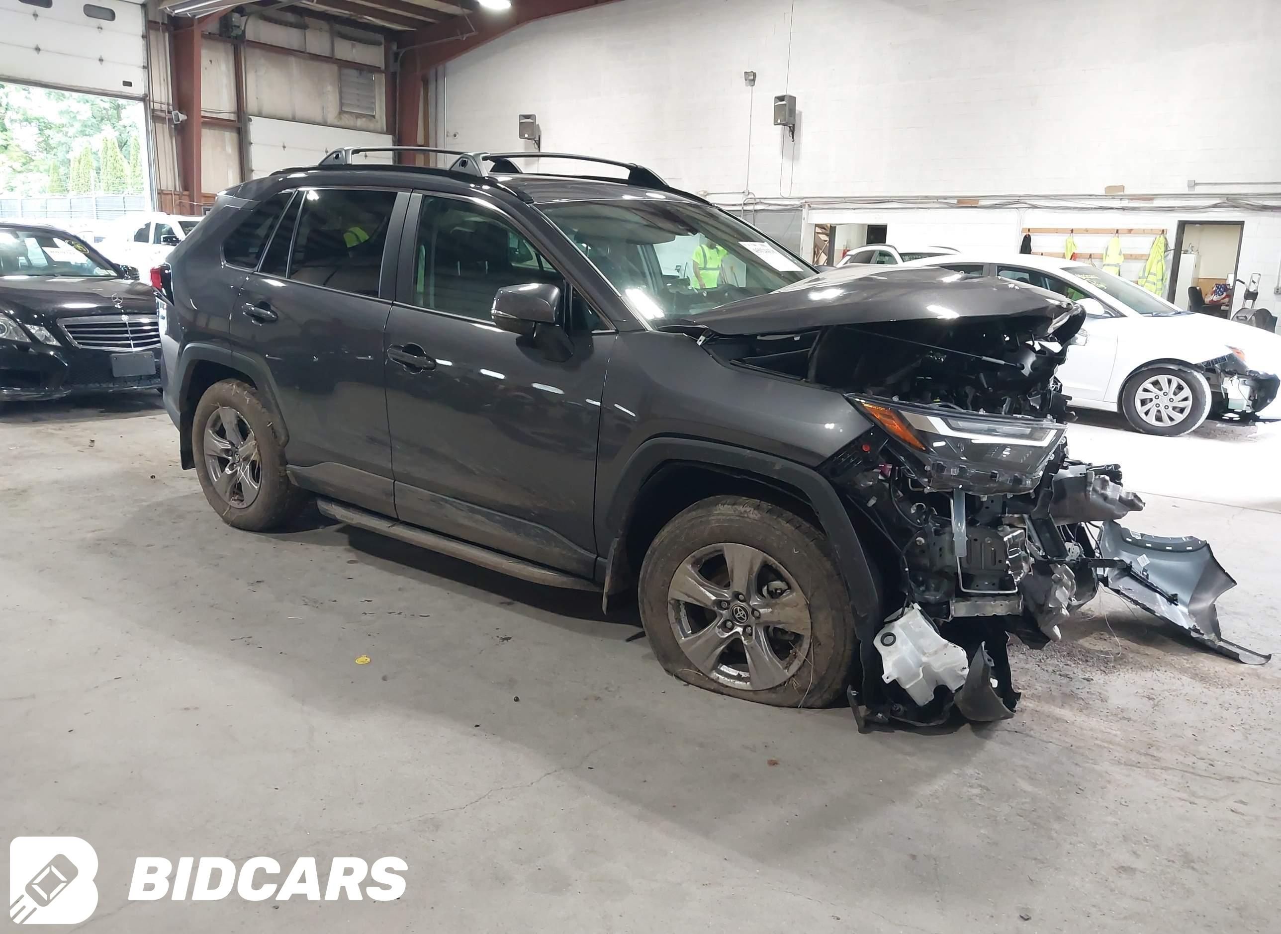 2025 Toyota RAV4, Xle
