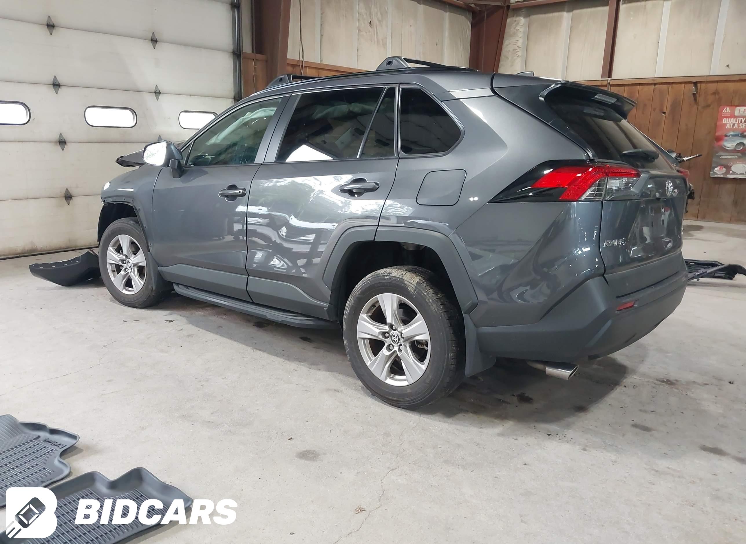 2025 Toyota RAV4, Xle