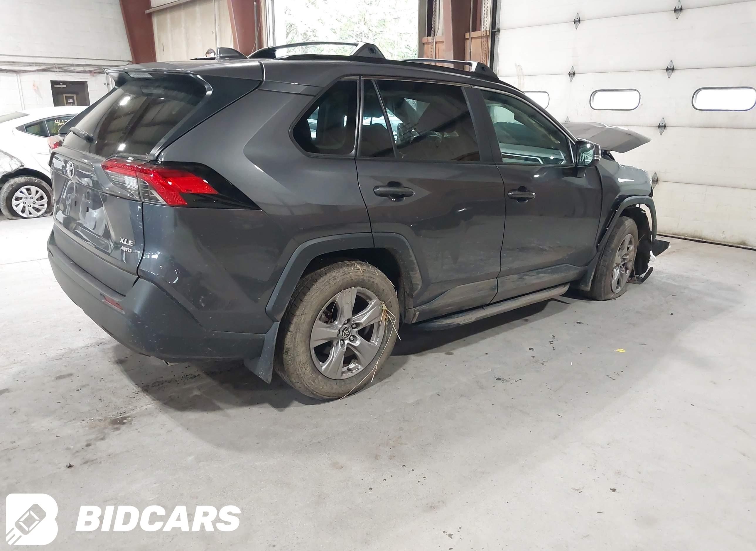 2025 Toyota RAV4, Xle