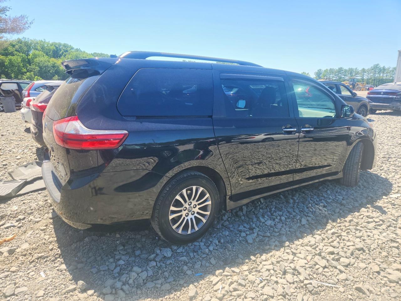 2020 Toyota Sienna, Xle 8-Pas...
