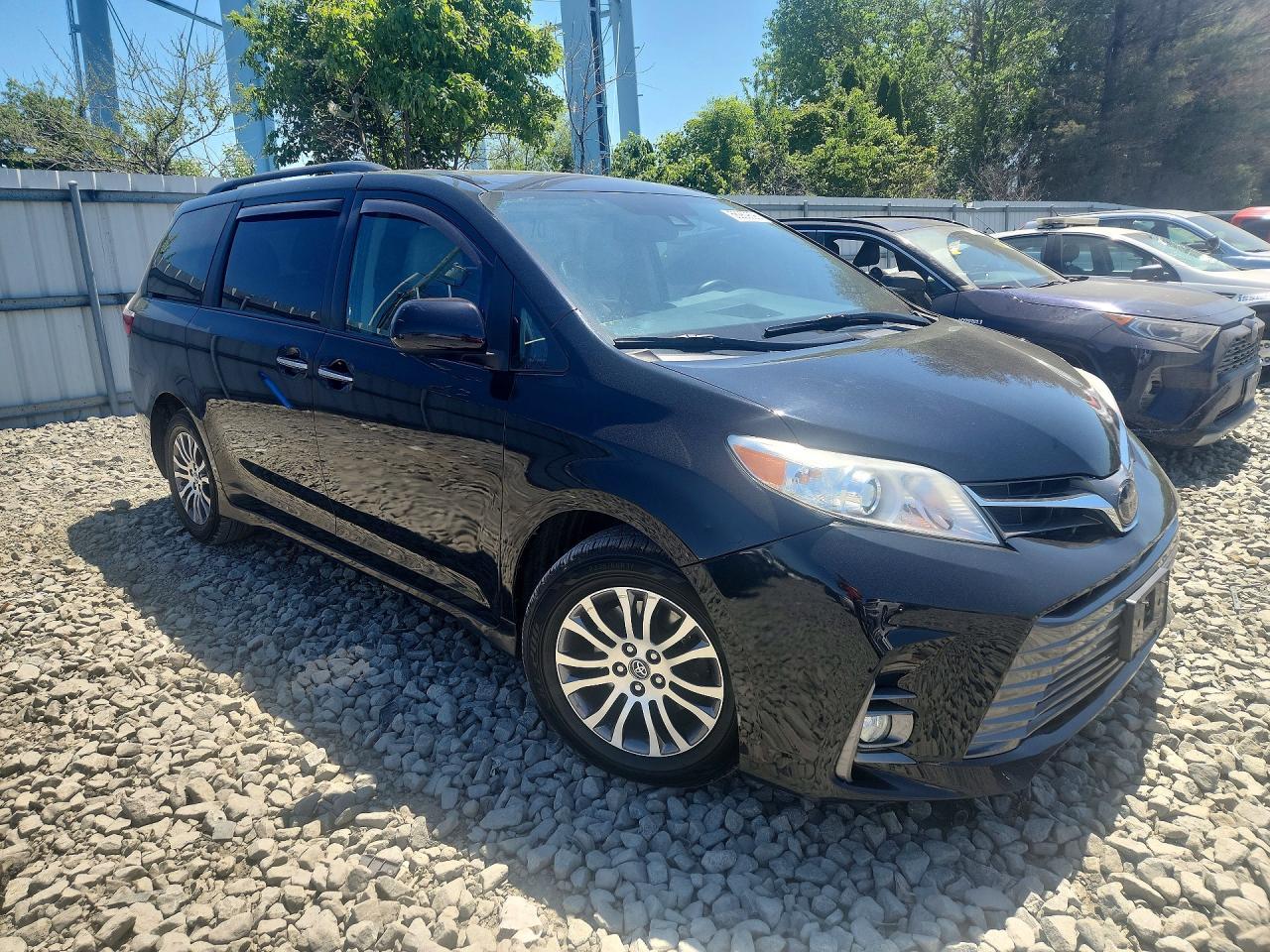 2020 Toyota Sienna, Xle 8-Pas...
