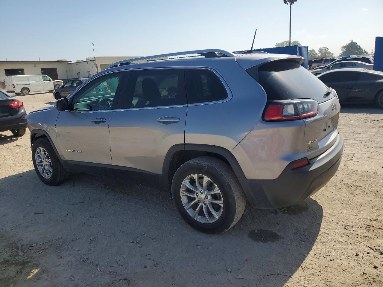 2019 Jeep Cherokee, Latitude