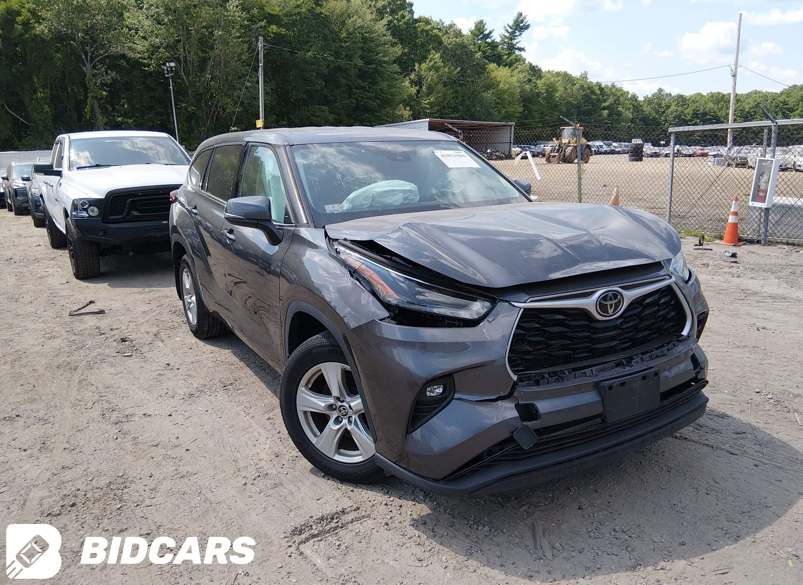 2022 Toyota Highlander, LE