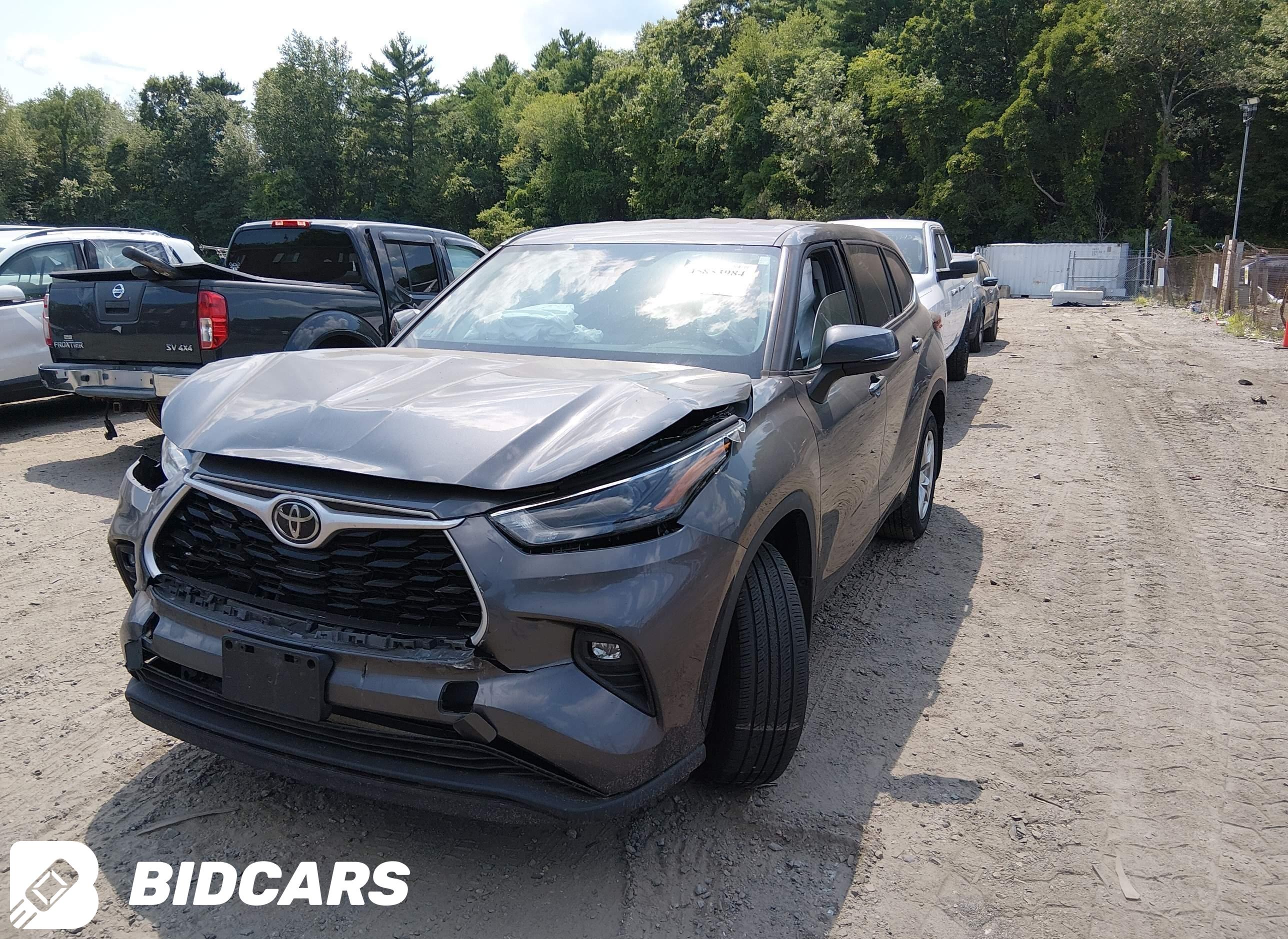 2022 Toyota Highlander, LE