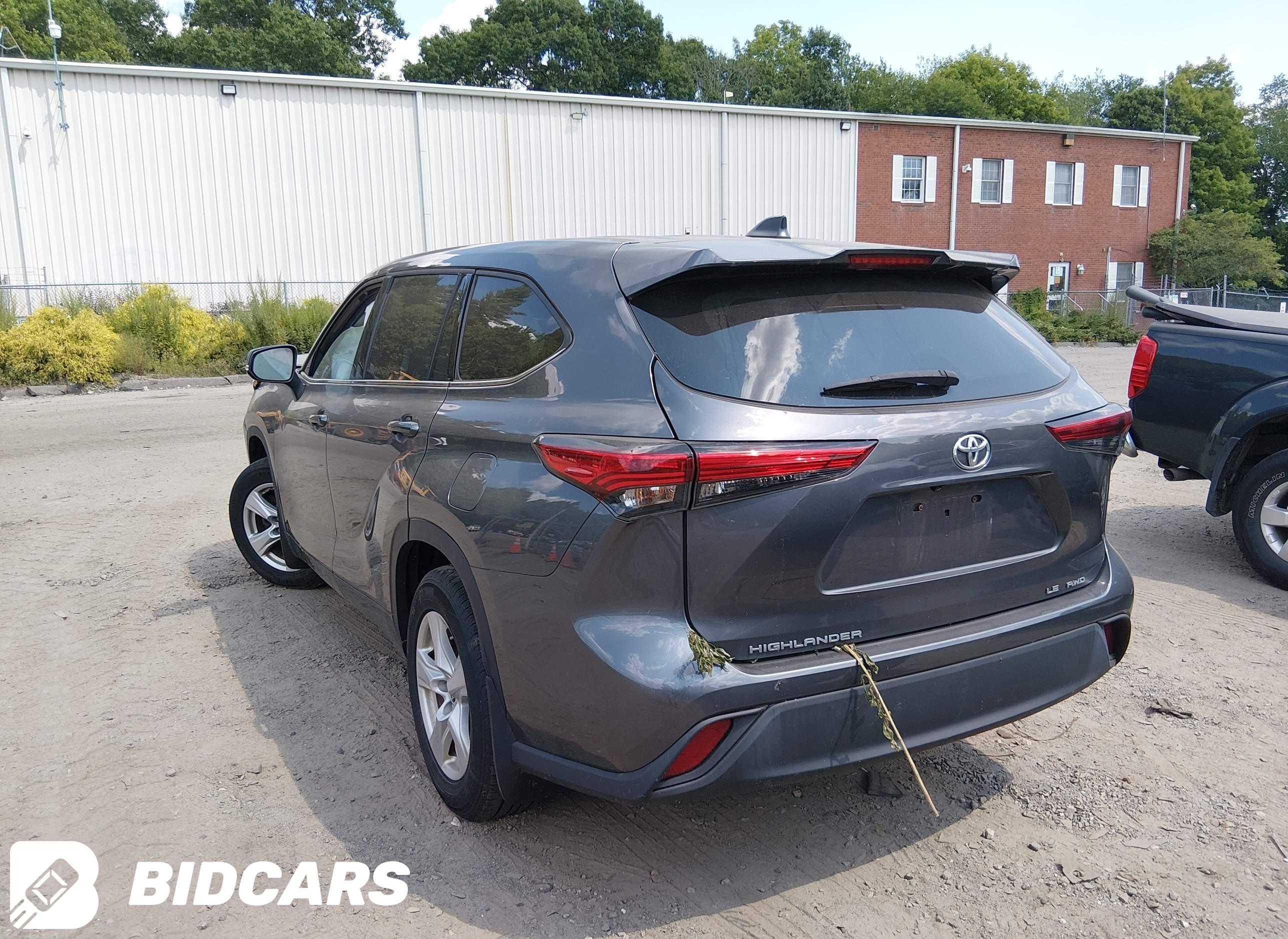 2022 Toyota Highlander, LE