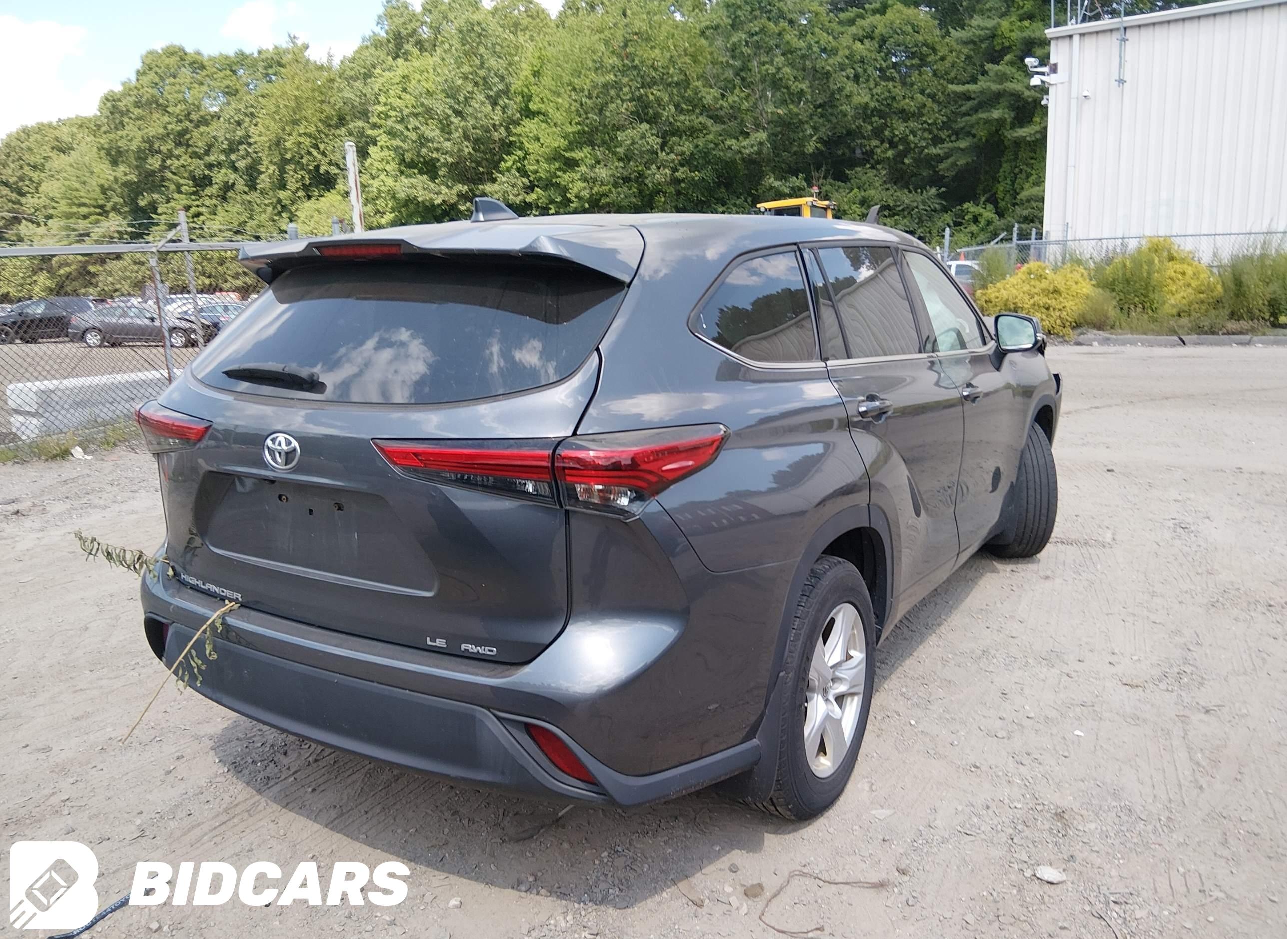 2022 Toyota Highlander, LE