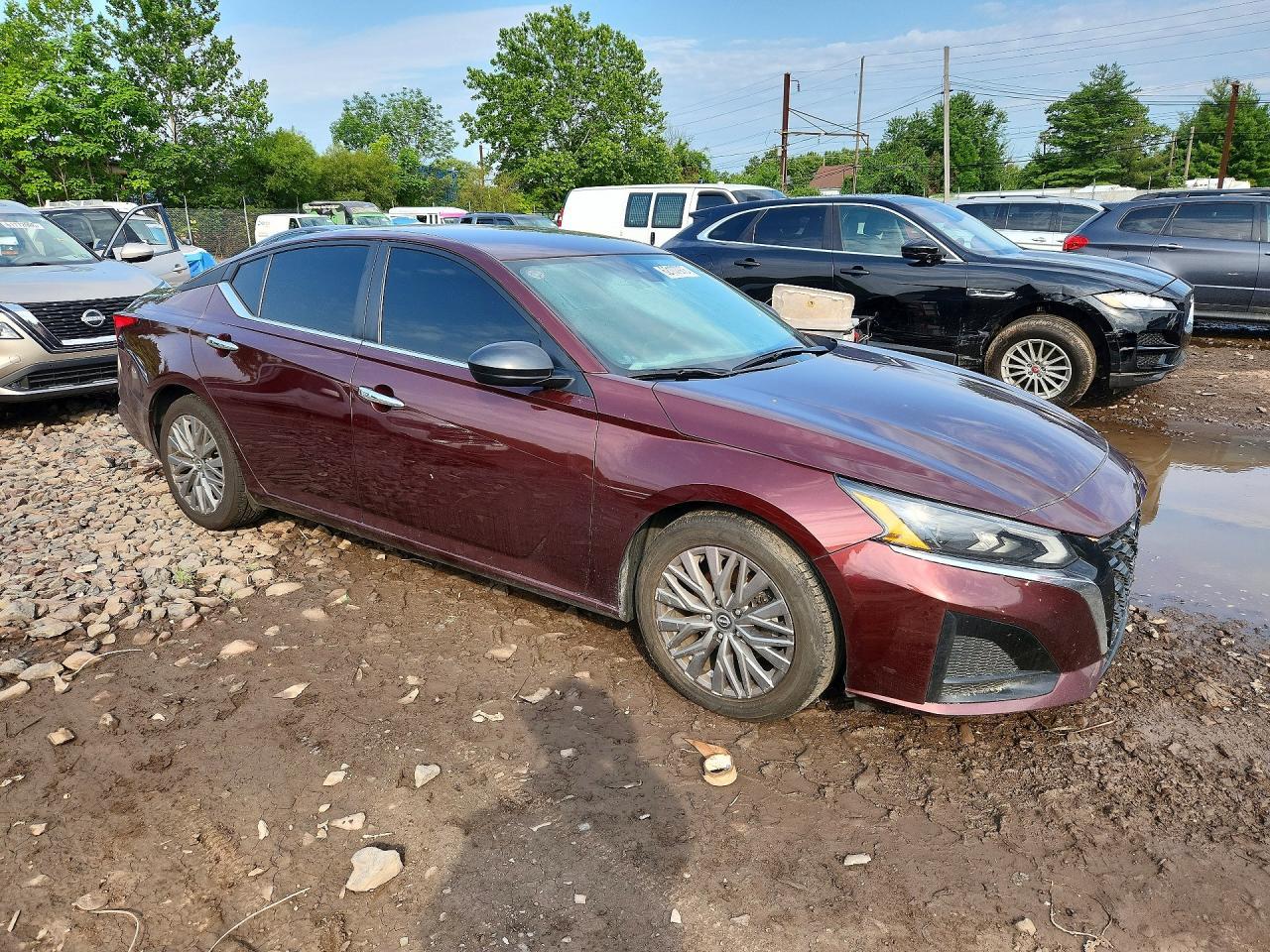 2025 Nissan Altima, SV