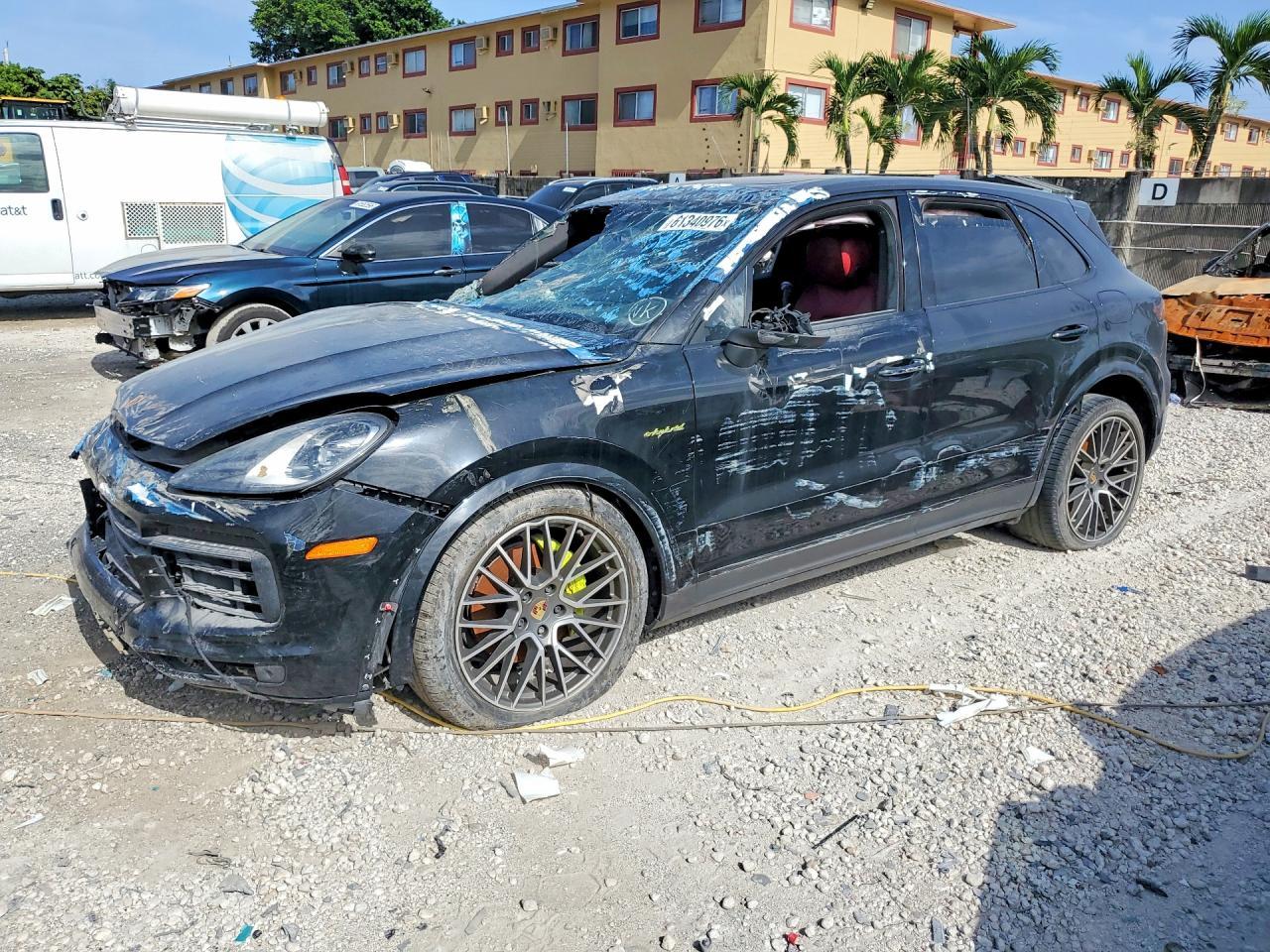 2023 Porsche Cayenne, E-Hybrid