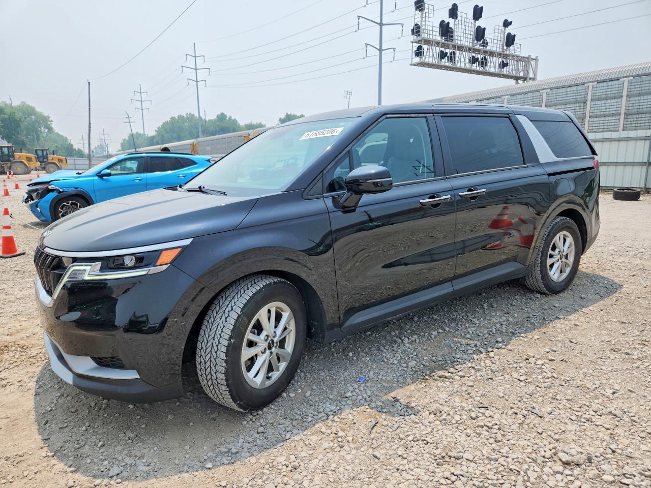 2022 KIA Carnival, LX