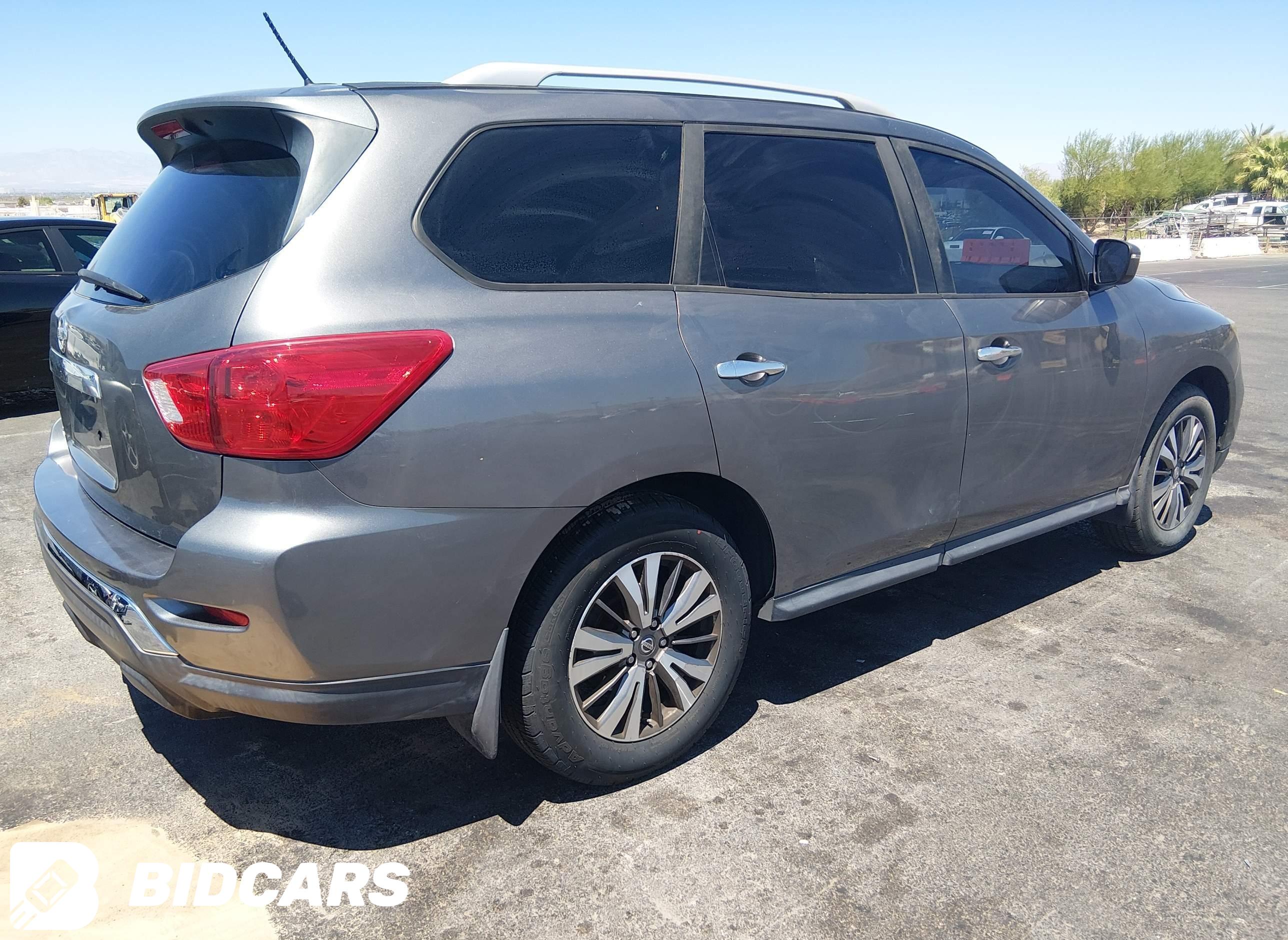 2017 Nissan Pathfinder, S
