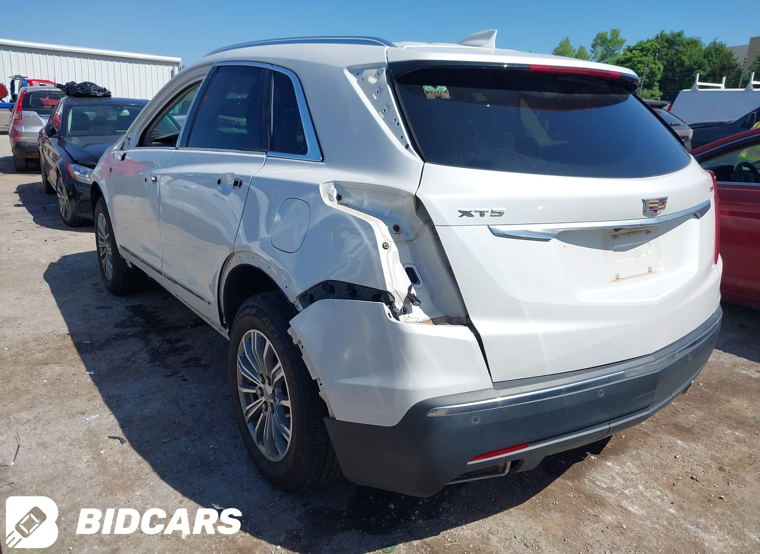 2017 Cadillac XT5, Luxury
