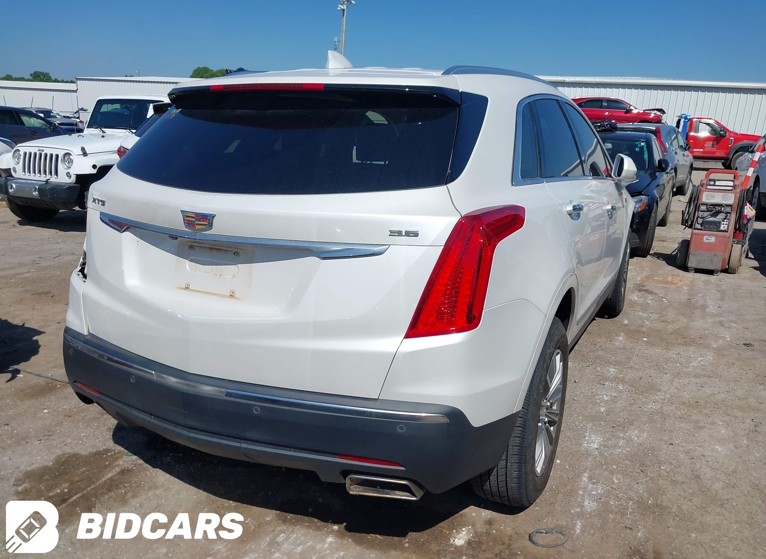 2017 Cadillac XT5, Luxury