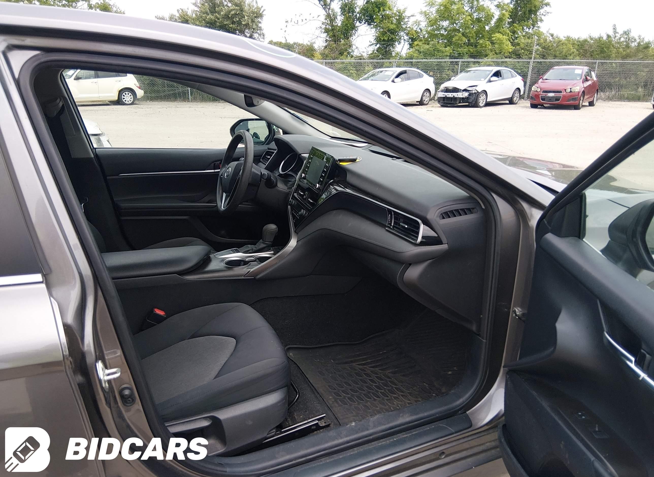 2022 Toyota Camry, LE