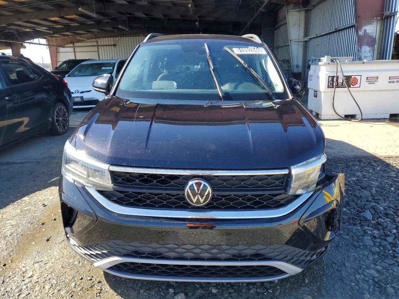 2024 Volkswagen Taos, SE
