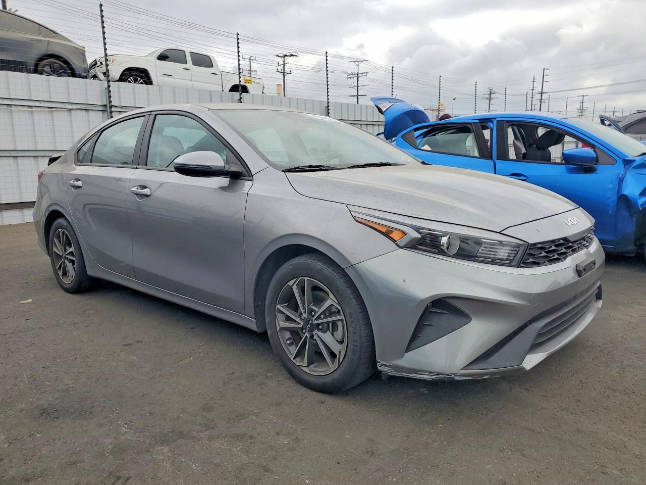 2023 KIA Forte, Lxs