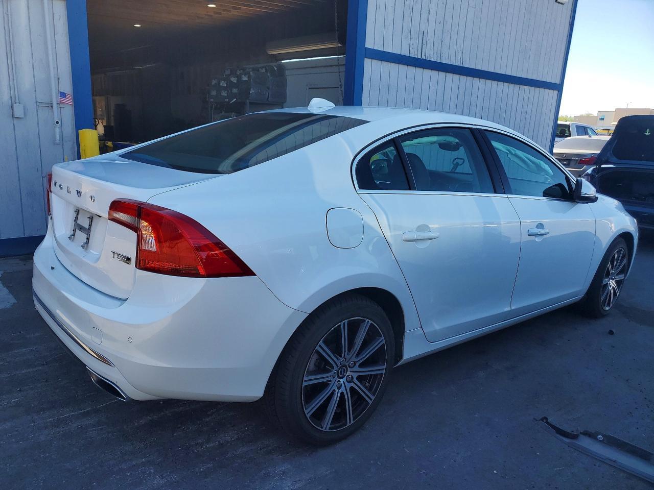 2018 Volvo S60, Inscription