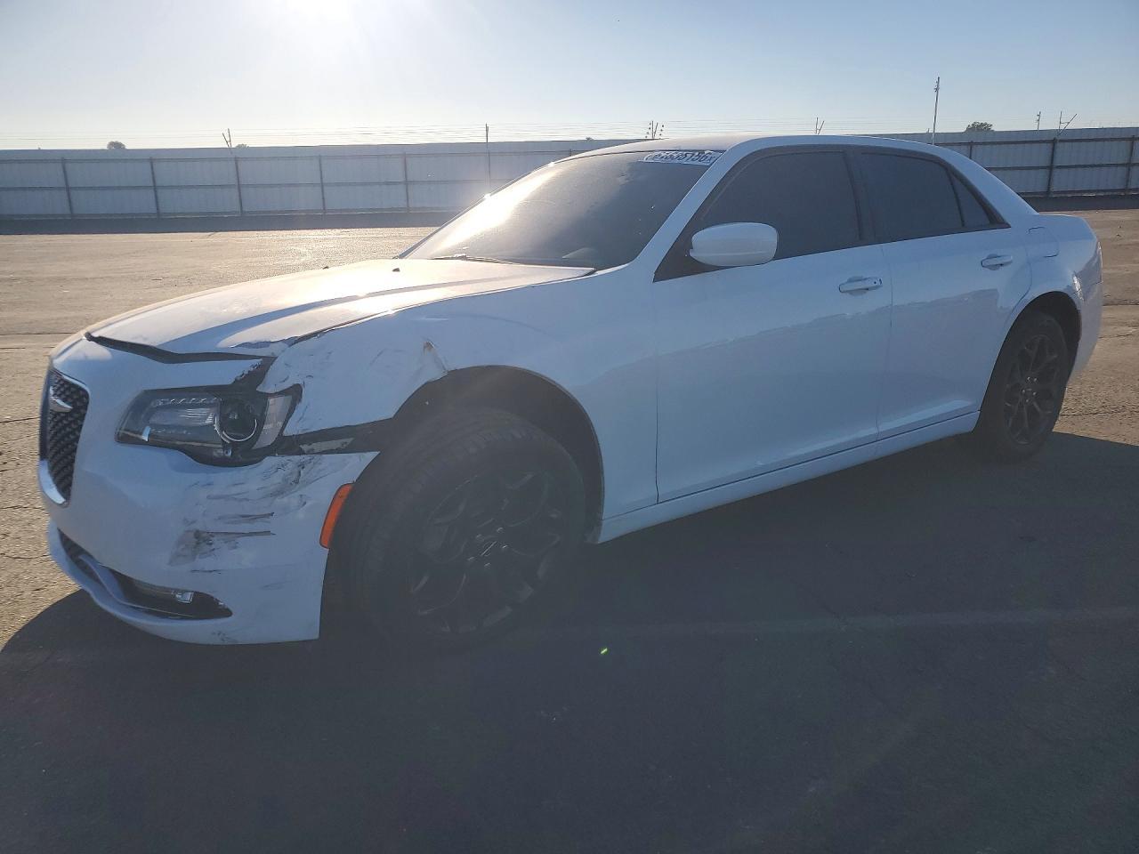 2019 Chrysler 300, S