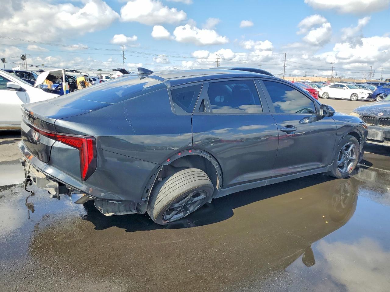 2025 KIA K4, Lxs