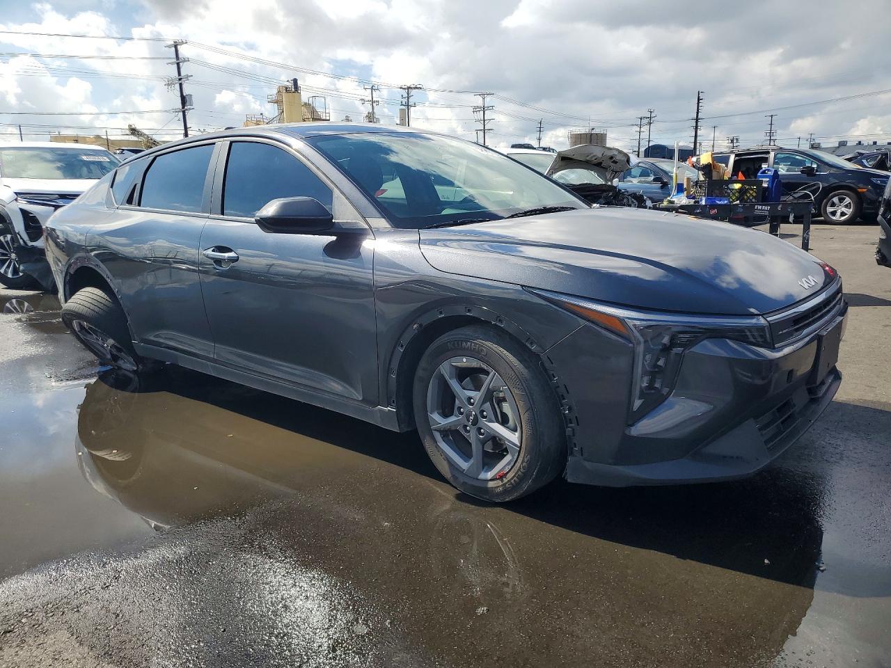 2025 KIA K4, Lxs