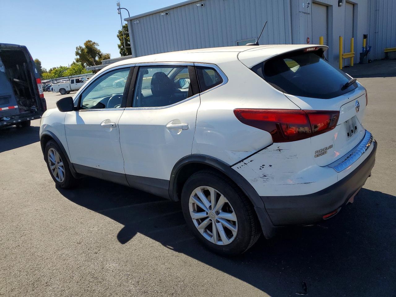 2018 Nissan Rogue, S