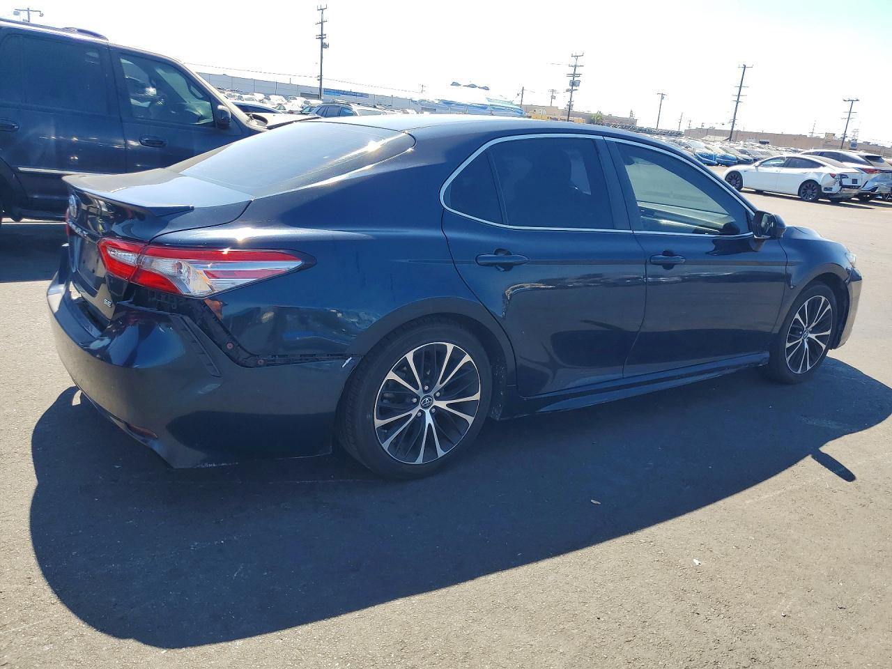 2018 Toyota Camry, SE