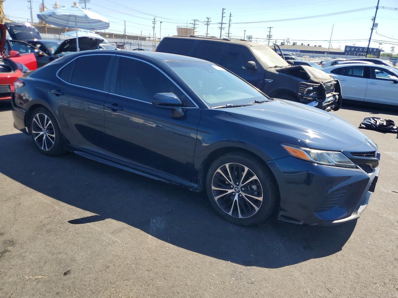 2018 Toyota Camry, SE