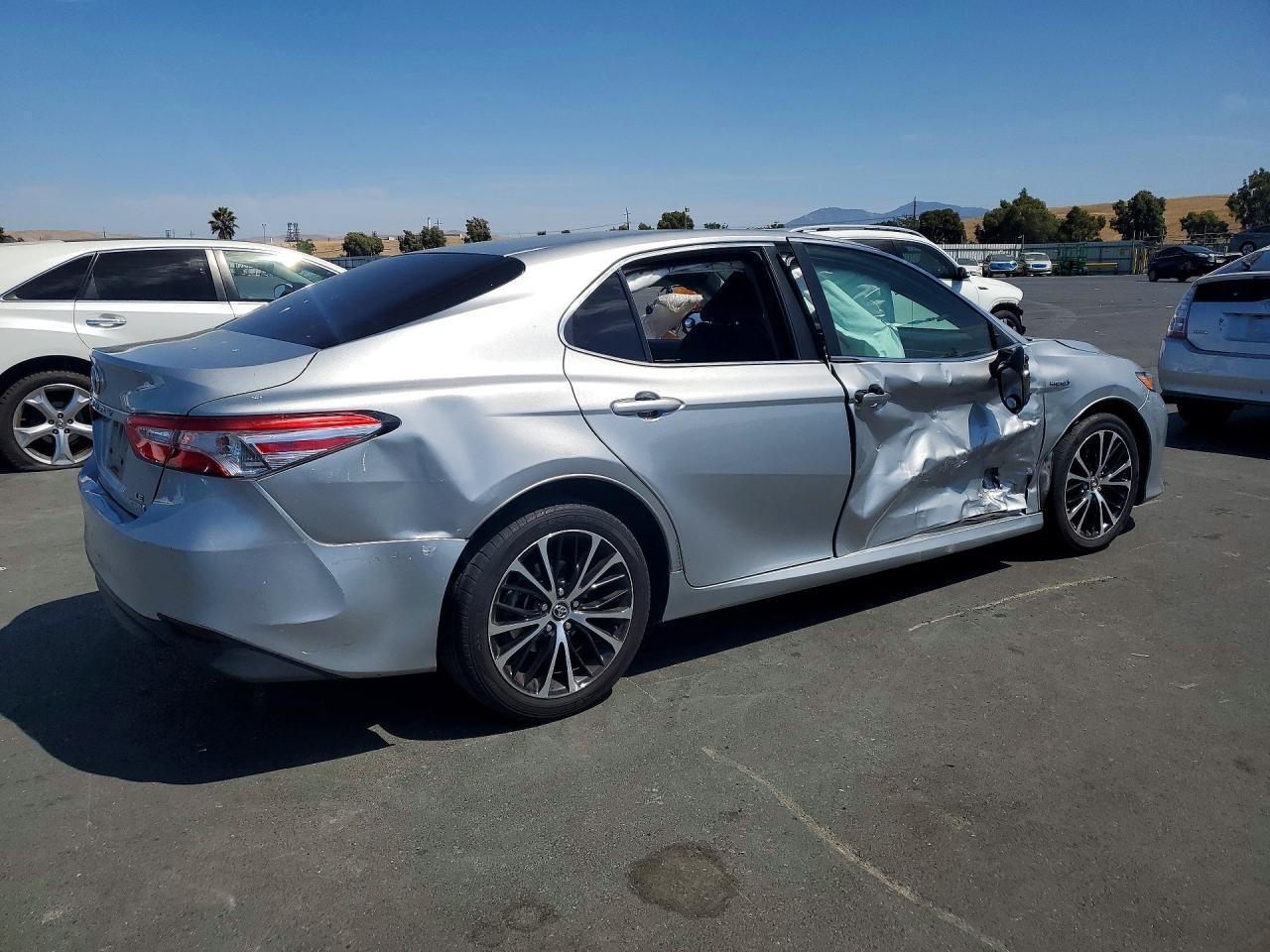 2018 Toyota Camry, LE