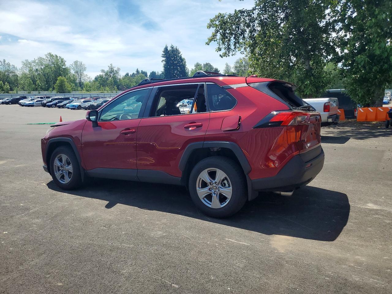 2025 Toyota RAV4, Xle