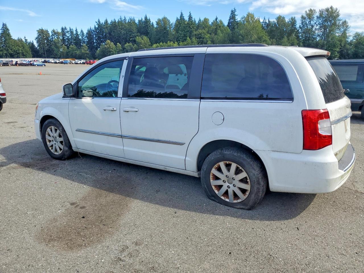 2015 Chrysler Town and Countr...