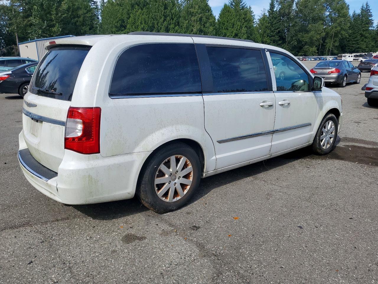 2015 Chrysler Town and Countr...