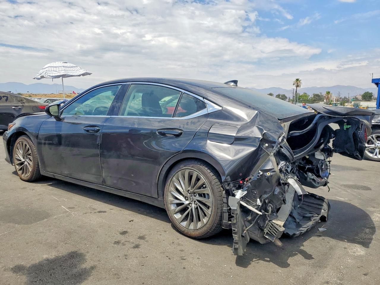 2025 Lexus ES, Luxury