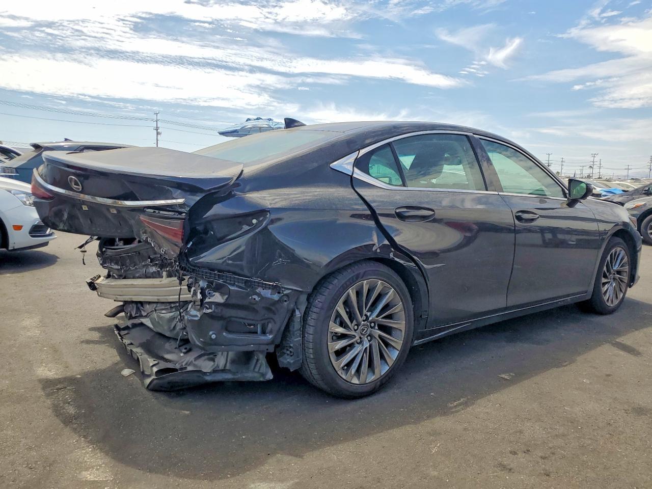 2025 Lexus ES, Luxury
