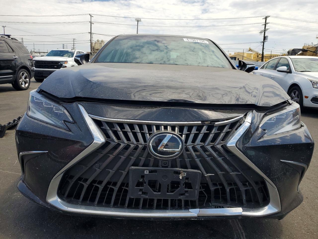 2025 Lexus ES, Luxury