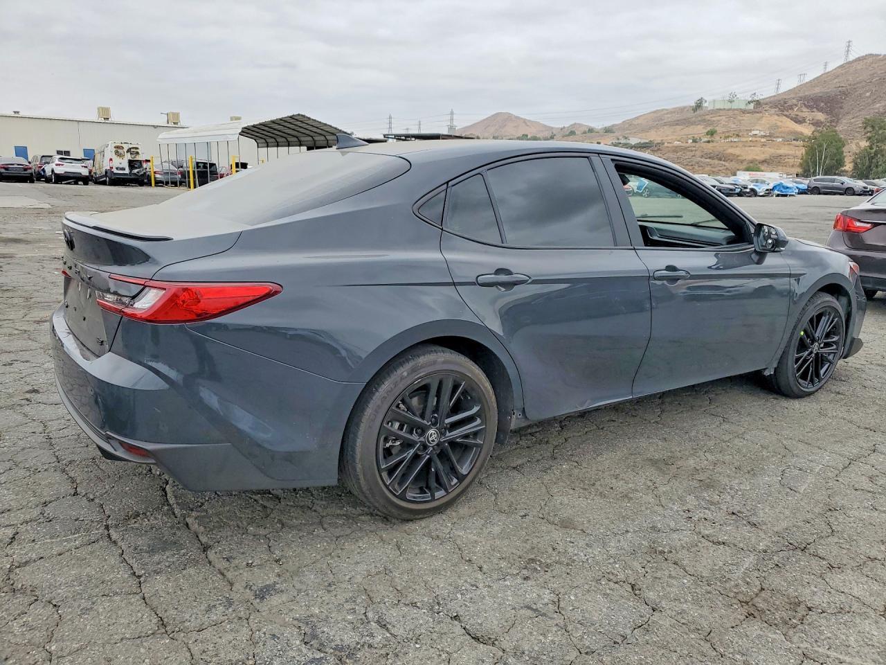 2025 Toyota Camry, SE