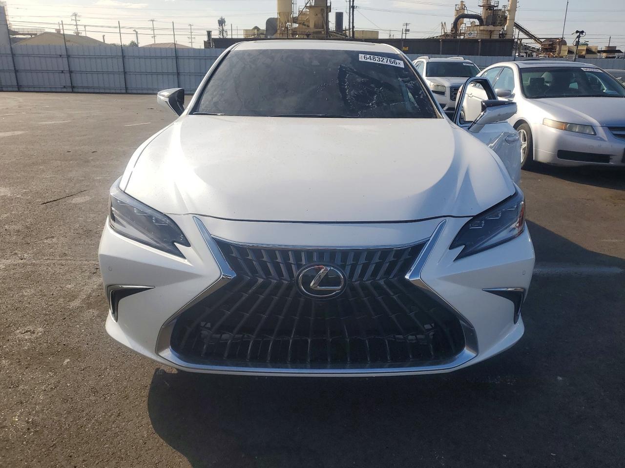 2025 Lexus ES, Luxury