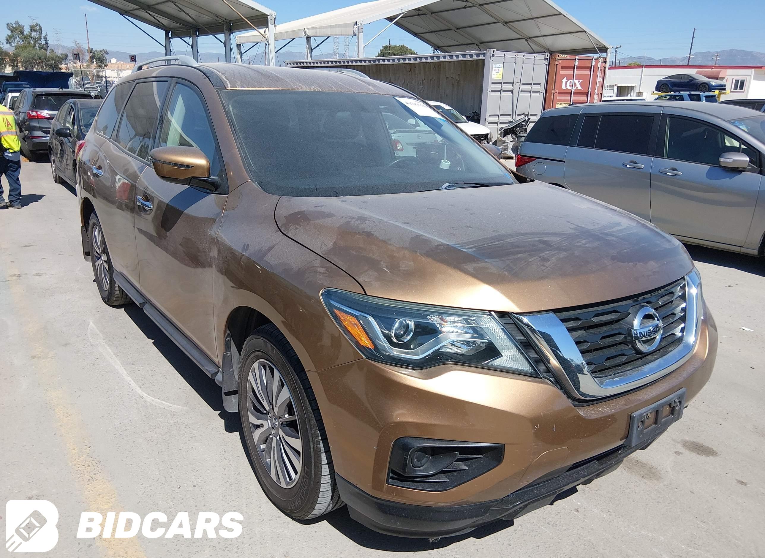 2017 Nissan Pathfinder, S