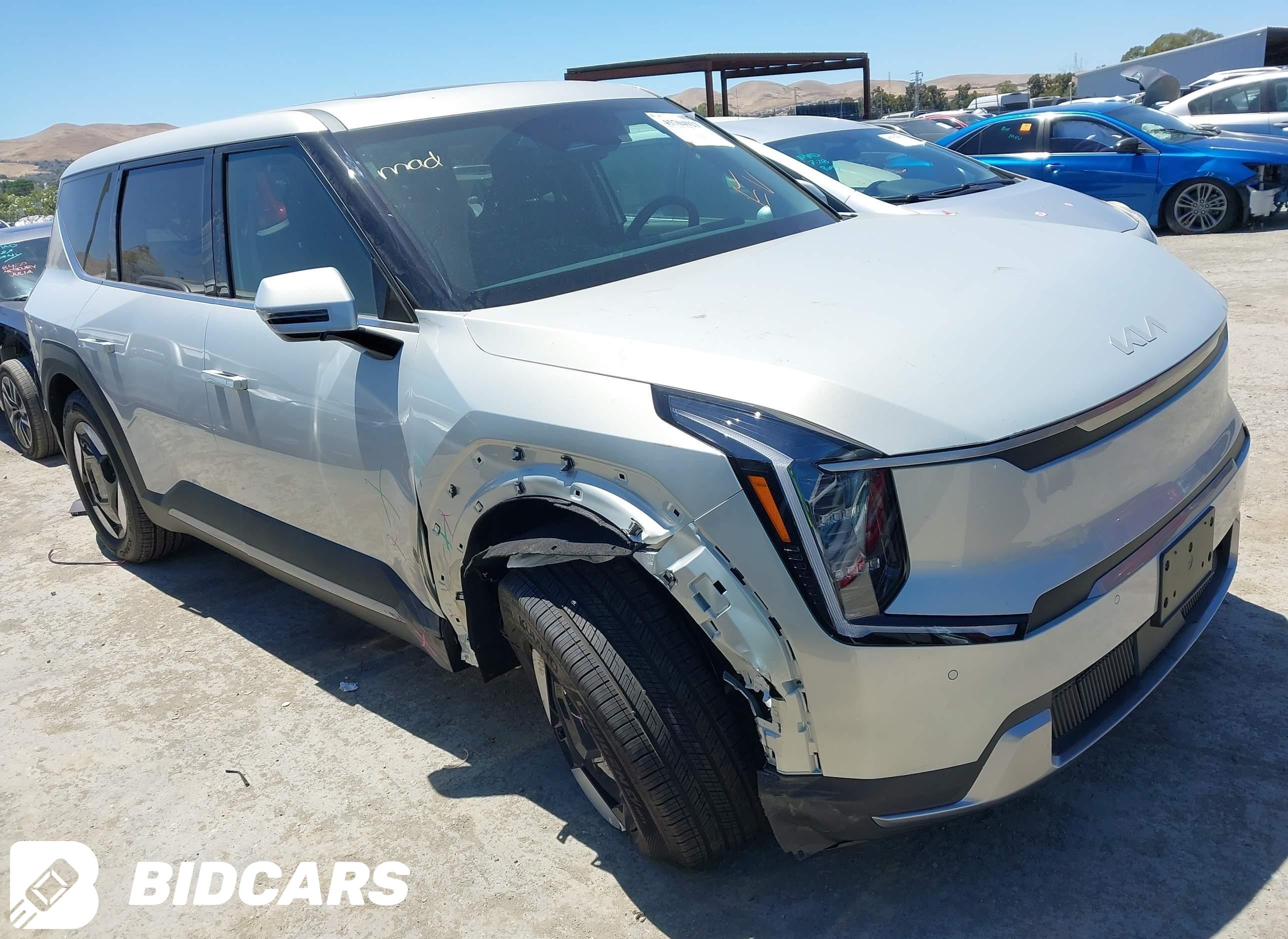 2026 KIA EV9, Light Long Range