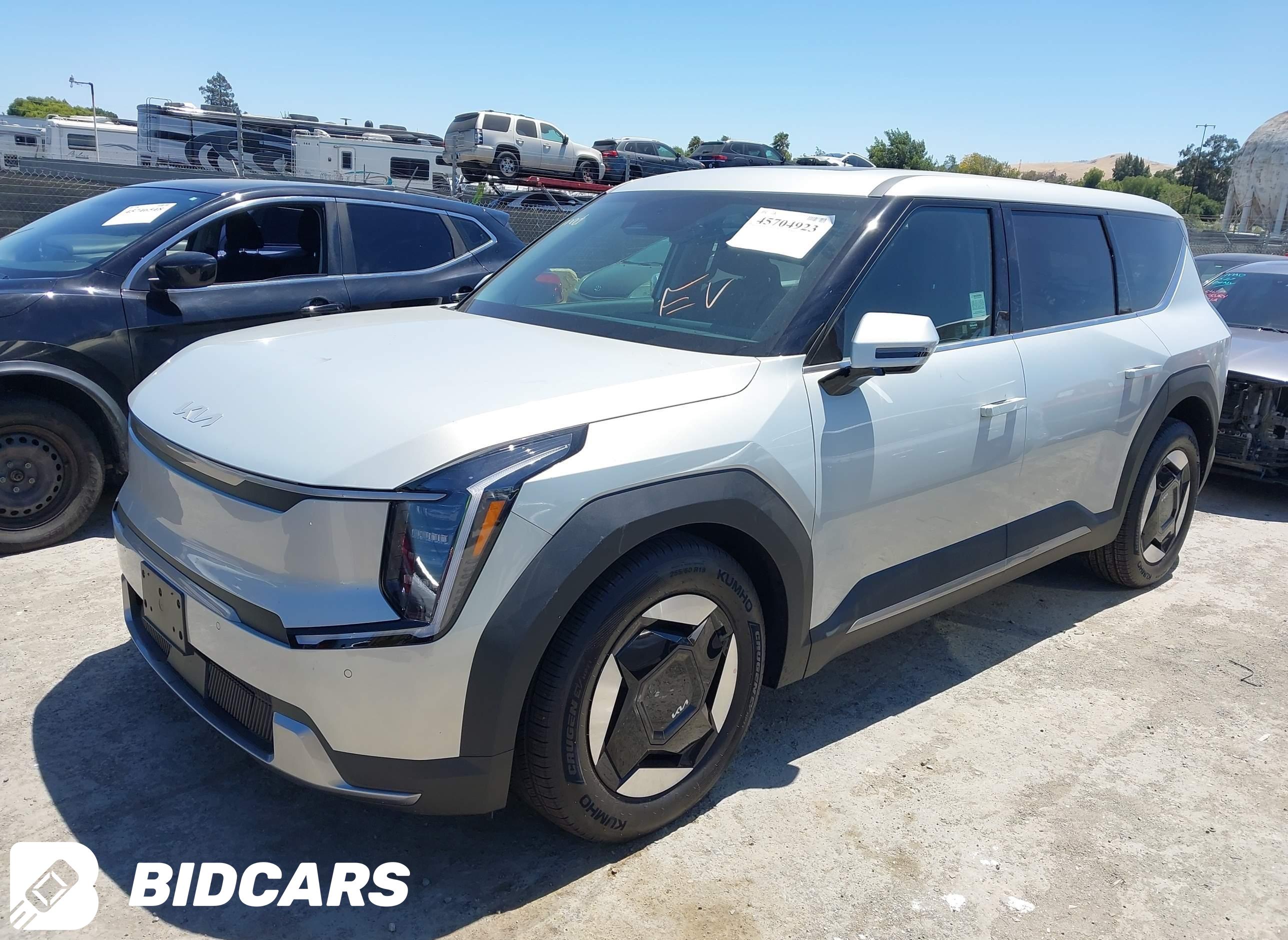 2026 KIA EV9, Light Long Range
