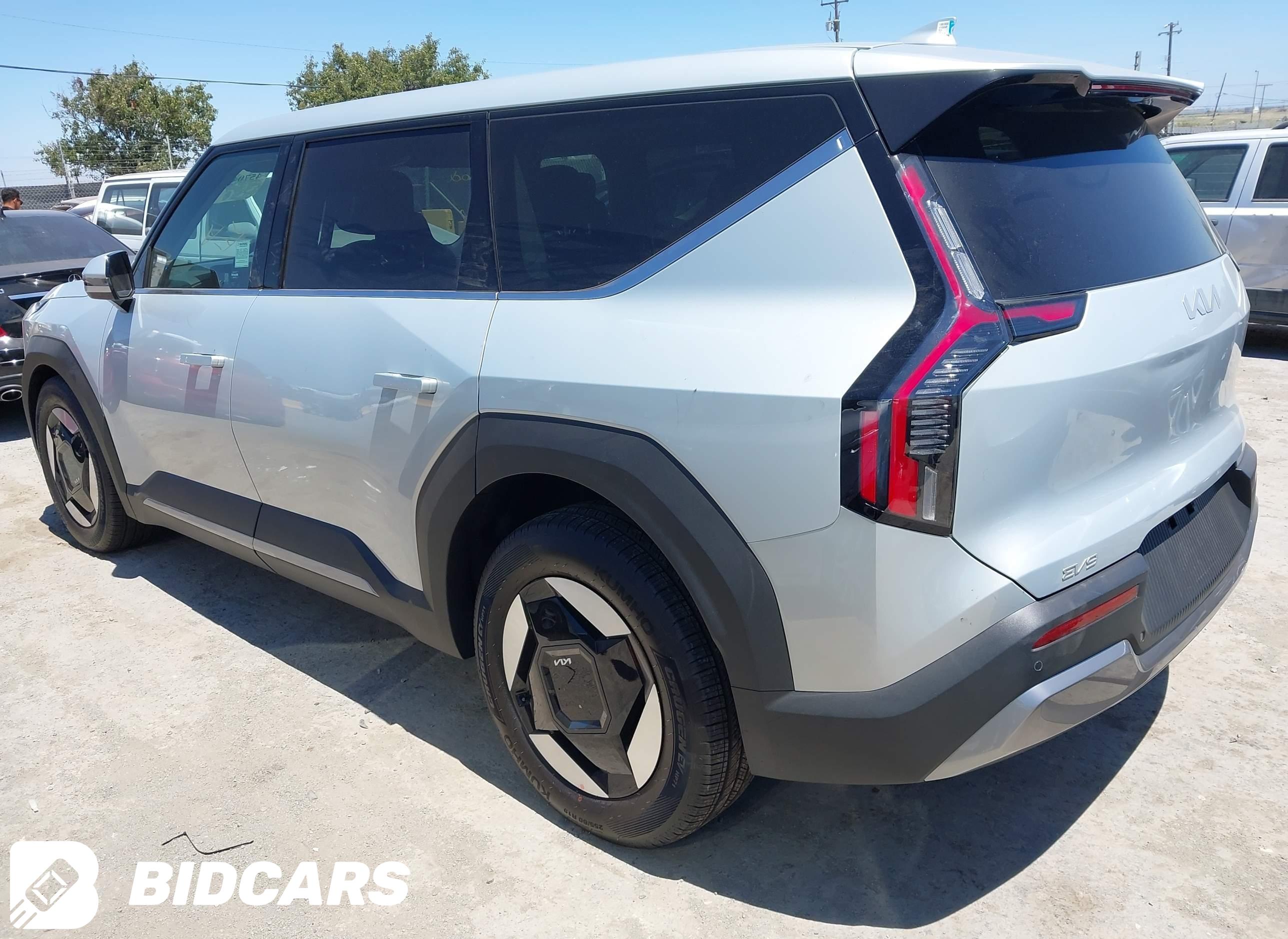 2026 KIA EV9, Light Long Range