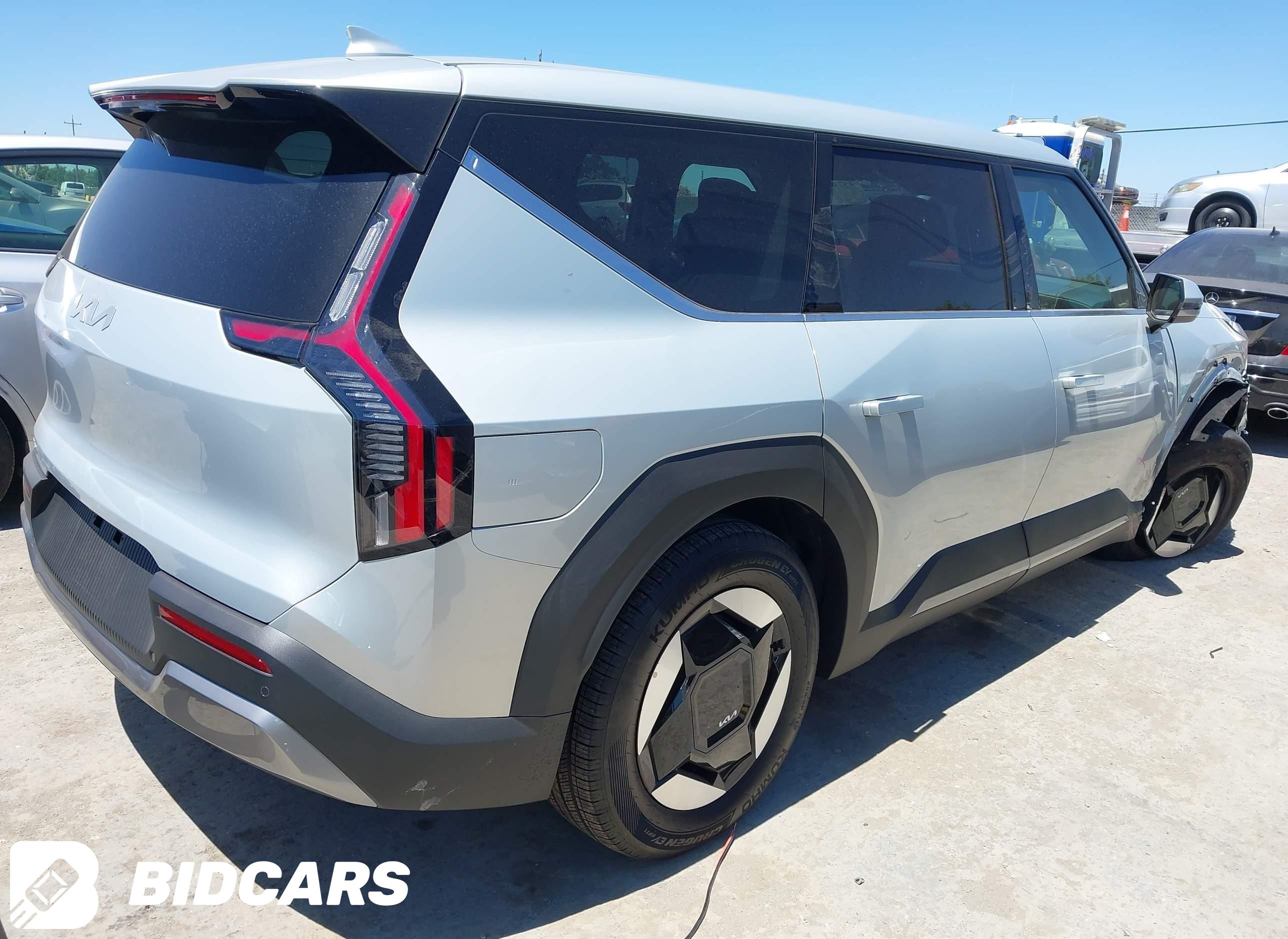 2026 KIA EV9, Light Long Range