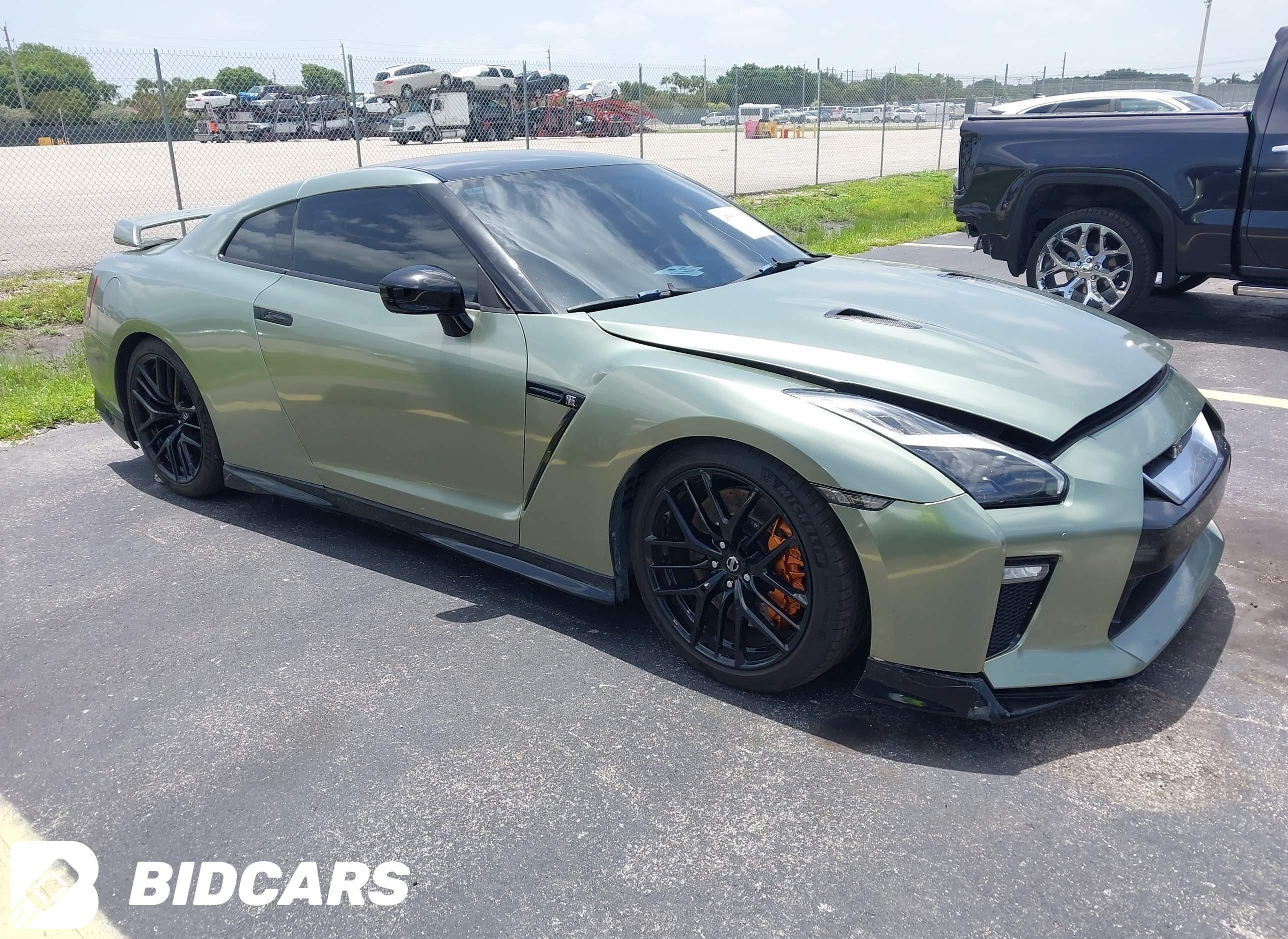 2017 Nissan GT-R, Premium
