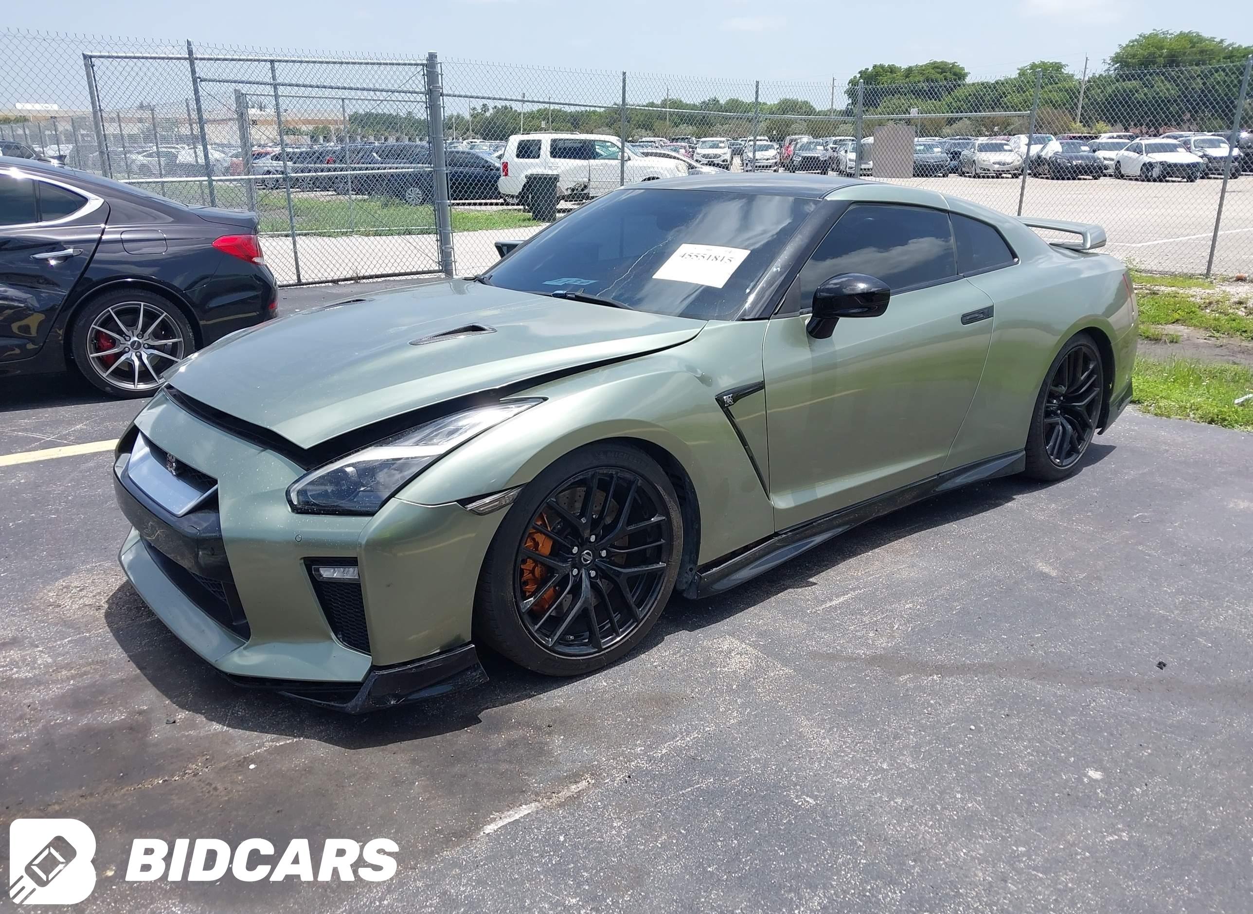 2017 Nissan GT-R, Premium