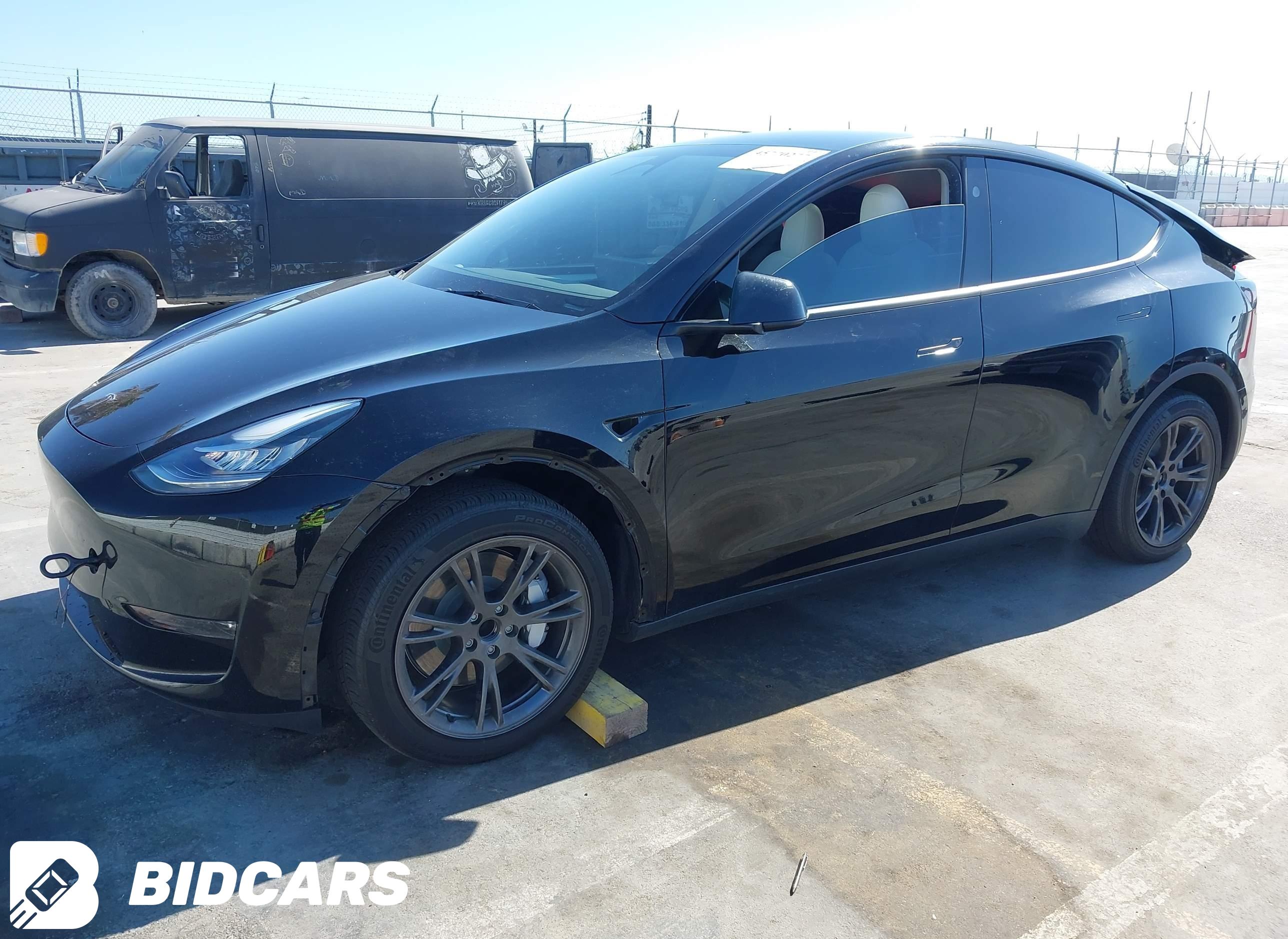 2025 Tesla Model Y, Long Rang...