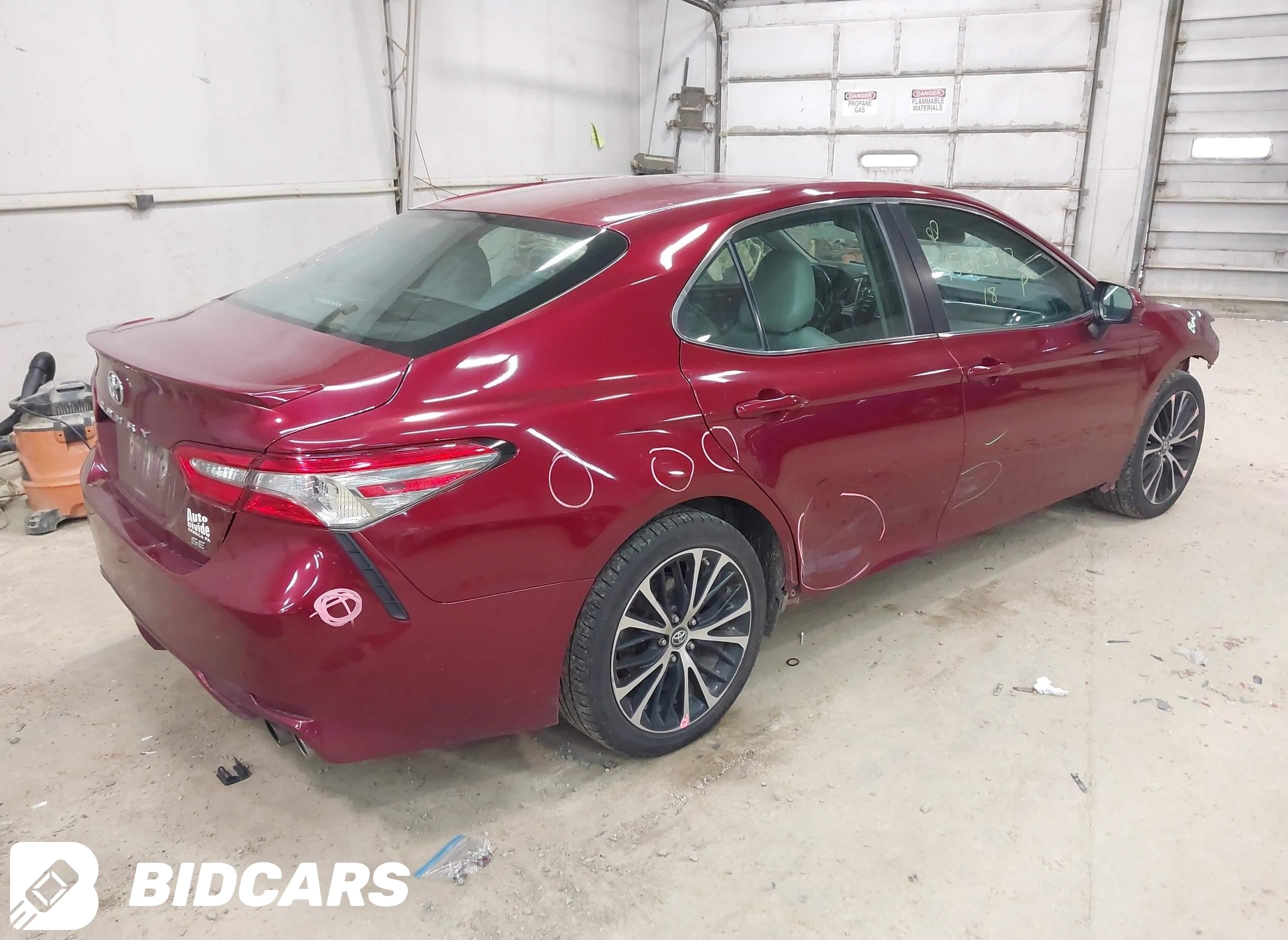 2018 Toyota Camry, SE